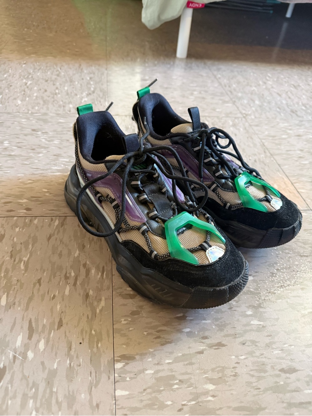 Size 40 Chunky Athletic Sneakers